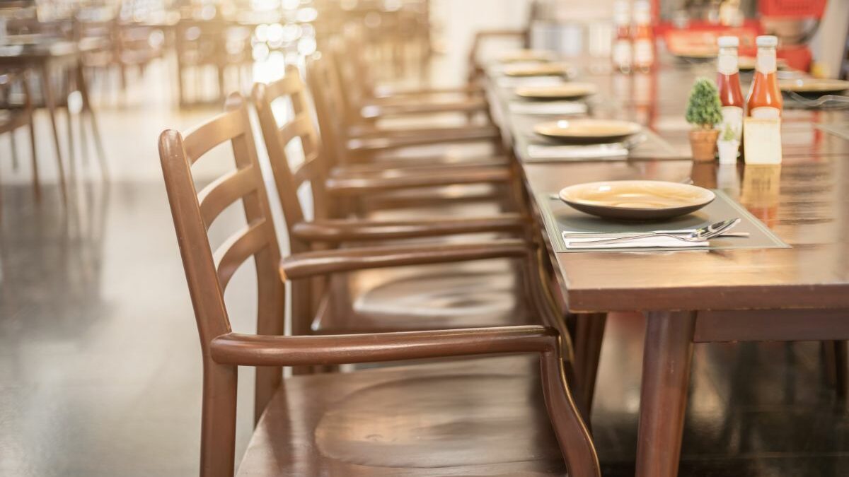 Surprising ways restaurant chairs for any venue influence customers’ food appreciation