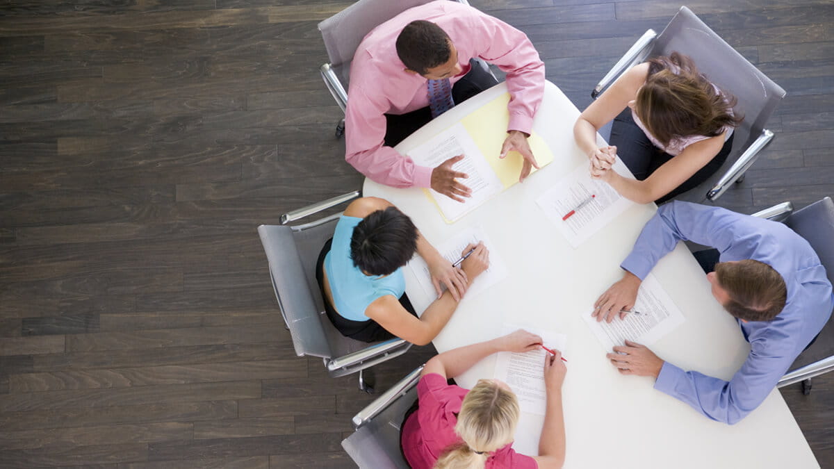 How to lead effective team meetings